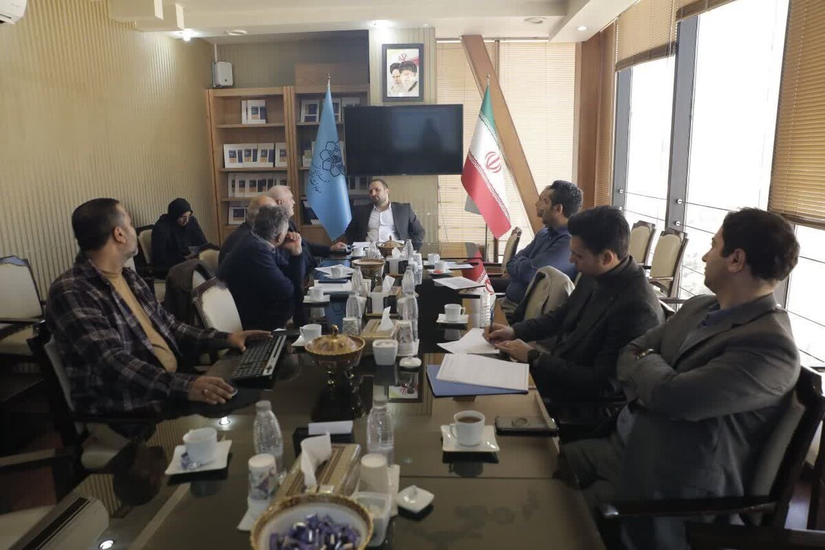 کارگروه اقتصاد و سرمایه‌گذاری «نشان مشهدالرضا(ع)» معیار‌های انتخاب نامزد‌ها را نهایی و شش حوزه اصلی شامل تجارت، گردشگری، جذب سرمایه‌گذار خارجی، صنعت، تشکل‌های اقتصادی و عمران را معرفی کرد.