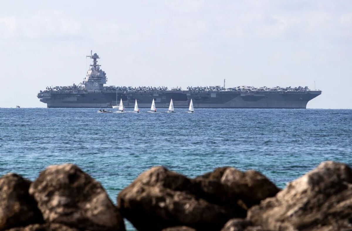 نیروی دریایی آمریکا در بحبوحه افزایش تنش‌ها با ونزوئلا اعلام کرد: گروه ضربت ناو هواپیمابر «یواس‌اس جرالد آر. فورد» وارد دریای کارائیب شده است.