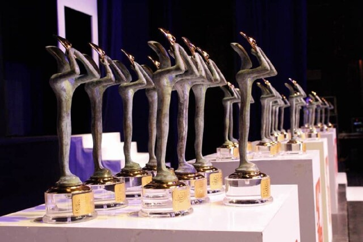 دبیرخانه چهل‌وچهارمین جشنواره بین‌المللی تئاتر فجر از بارگذاری ۲۰۰ نسخه نمایشنامه در سایت جشنواره خبر داد.