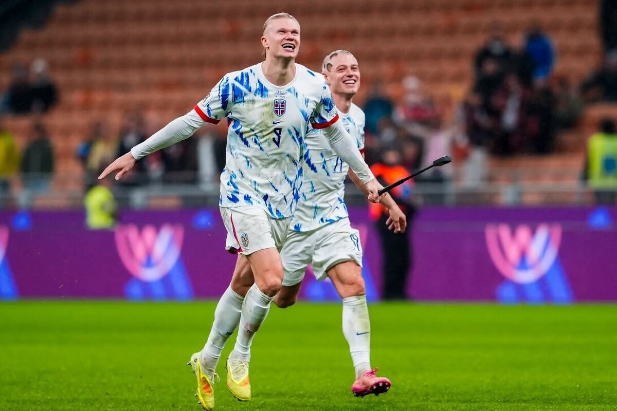 ارلینگ هالند با درخشش خود نقش مهمی در صعود تیم ملی نروژ به جام جهانی پس از ۲۷ سال داشت.