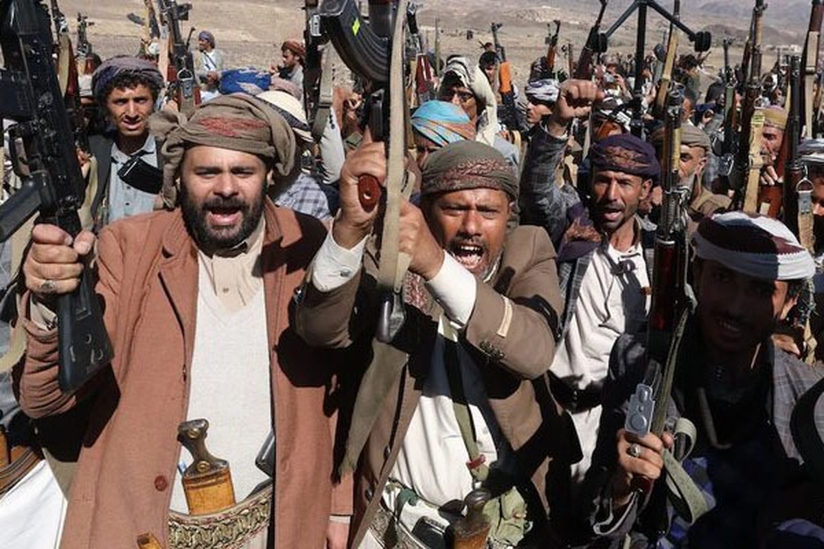 یک روزنامه لبنانی گزارش داد بعد از تصویب قطعنامه تمدید تحریم‌ها علیه انصارالله یمن در شورای امنیت و درخواست از کشور‌ها برای ممانعت از انتقال سلاح به افراد تحریم شده، عربستان مقدمات جدیدی را برای استقرار نیرو‌های دریایی در باب‌المندب آغاز کرد.