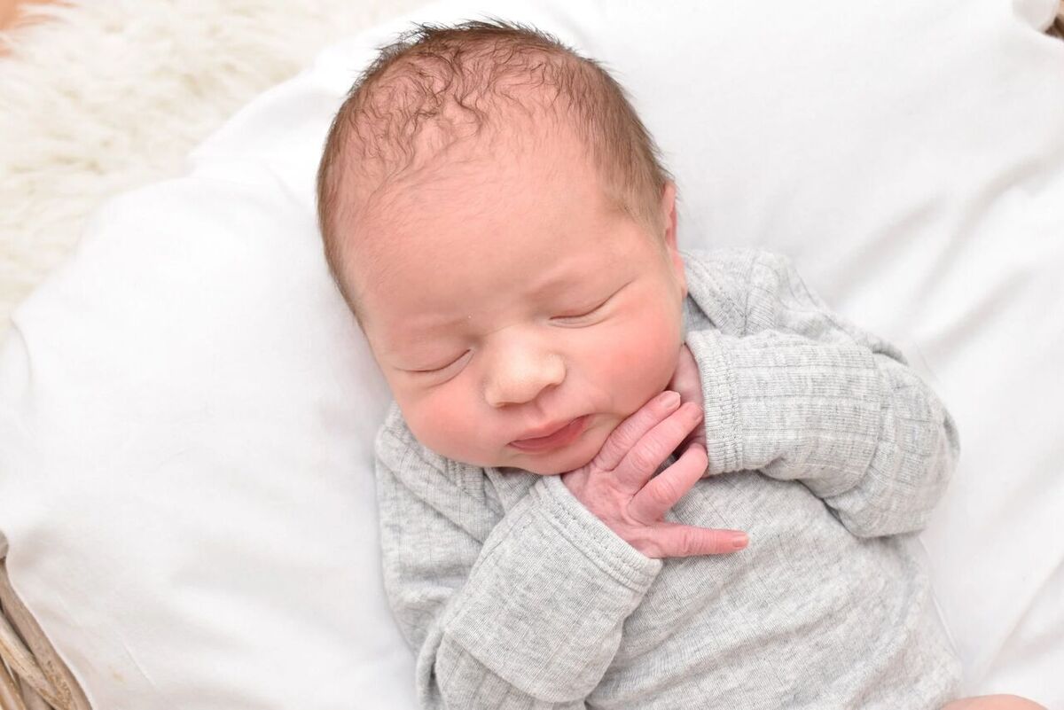 دانشمندان معتقدند؛ نوزدانی که در اولین ساعت پس از تولد با مادر خود تماس پوست‌باپوست دارند، با مزایای متعددی روبه‌رو می‌شوند.