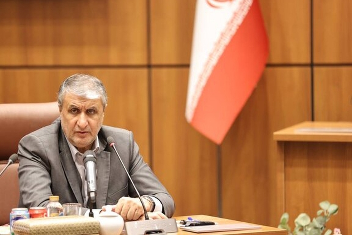 شورای مدیران سازمان صداوسیما به همراه برنامه‌سازان و جمعی از تهیه‌کنندگان با حضور در سازمان انرژی اتمی، ضمن بازدید از نمایشگاه آخرین دستاورد‌های صنعت هسته‌ای، با «محمد اسلامی»، معاون رییس‌جمهور و رییس سازمان انرژی اتمی ایران دیدار و گفت‌و‌گو کردند.