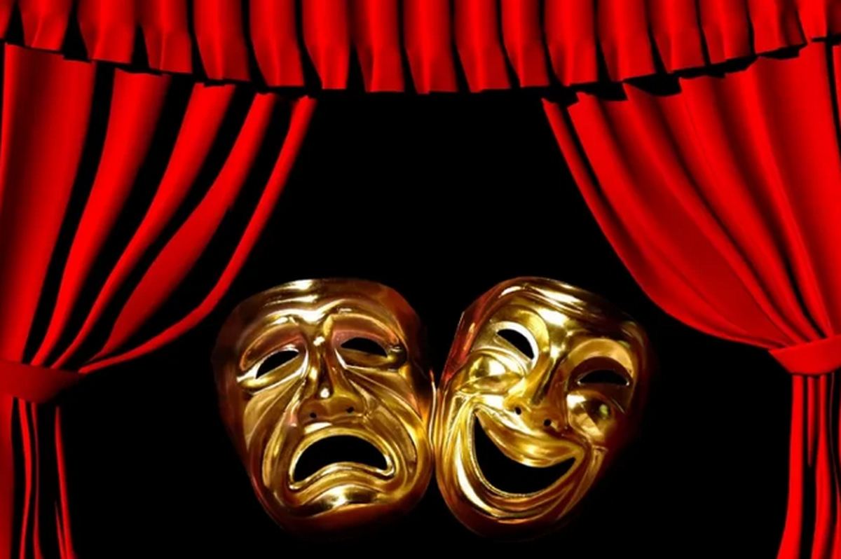 تئاتر موزیکال «آلیس در سرزمین عجایب» که به چالش‌های نسل زِد می‌پردازد، به کارگردانی منا بارانی به روی صحنه خواهد رفت.