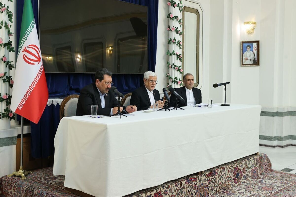 معاون اول رئیس‌جمهور با بیان اینکه راهبرد ارتقاء جایگاه جمهوری اسلامی ایران در اتحادیه‌های منطقه‌ای از دو دهه قبل آغاز شده است، گفت: توسعه روابط چندجانبه با اتحادیه‌های منطقه‌ای یکی از اولویت‌های سیاست خارجی کشورمان است.