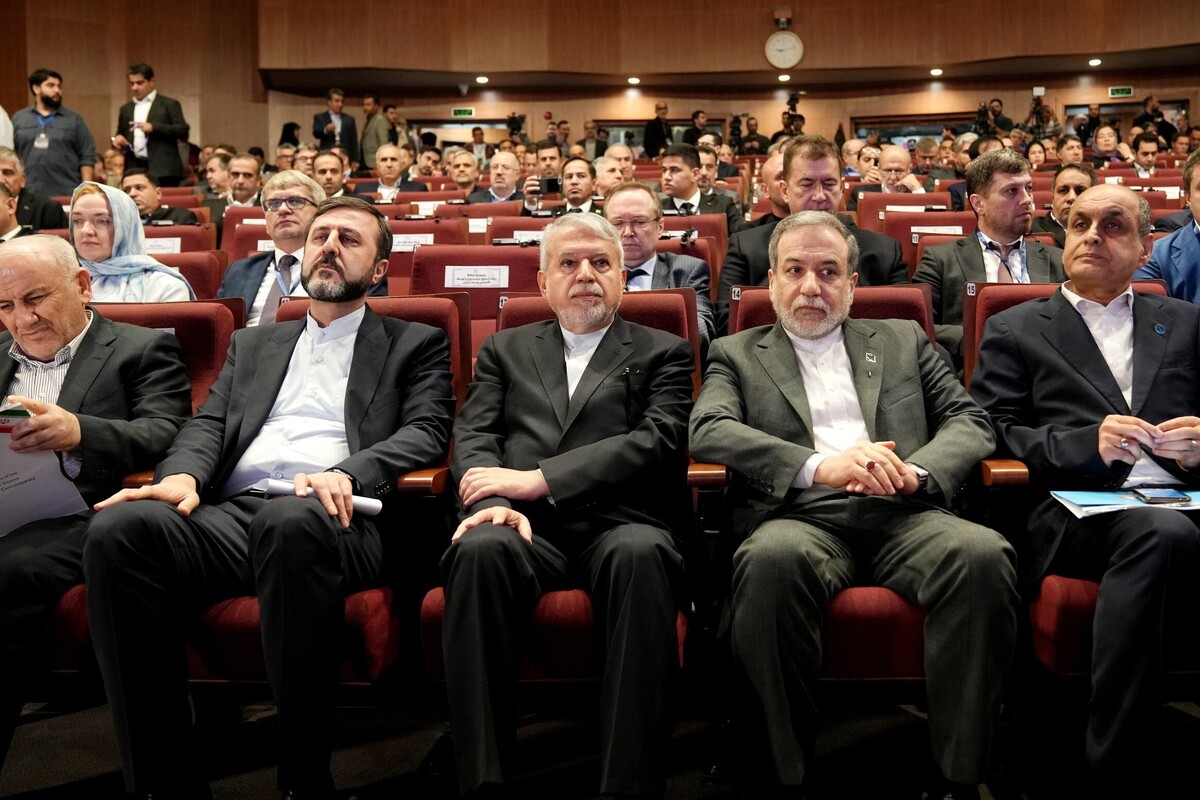 نخستین اجلاس استانداران استان‌های ساحلی کشورهای حوزه دریای خزر به میزبانی رشت آغاز شد.