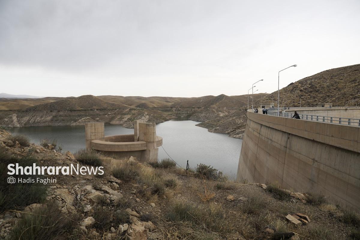 رئیس کمیسیون آب و محیط‌زیست اتاق بازرگانی خراسان رضوی گفت: براساس پیش‌بینی دقیق و کارشناسی، چهار سد اصلی تأمین آب مشهد تا پایان آذرماه کاملاً خشک می‌شود و چاه‌ها هم حداکثر تا اواسط زمستان، همه خشک خواهند شد.