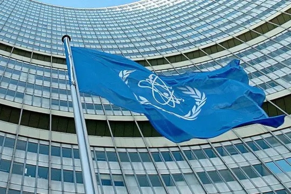 چهارشنبه تا جمعه ۲۸ تا ۳۰ آبان (۱۹ تا ۲۱ نوامبر) نشست شورای حکام آژانس بین‌المللی انرژی اتمی برگزار خواهد شد، نشستی که سه کشور اروپایی به همراه آمریکا باز هم در رویکردی خصمانه مبدع پیش‌نویس قطعنامه‌ای درباره برنامه هسته‌ای ایران شده‌اند.