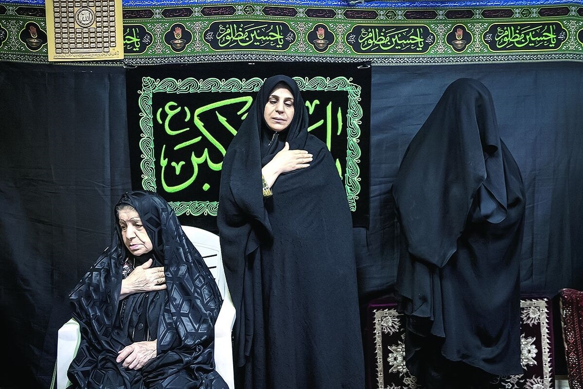 مدیر مرکز امور بانوان بنیاد کرامت رضوی، از تدارک هزار محفل روضه خانگی توسط بانوان خادم‌یار رضوی در کشور خبر داد و گفت: ویژه‌برنامه «روضه الزهرا (س)»، با حضور بانیان روضه‌های خانگی بانوان مشهد، امروز سه‌شنبه ۲۷ آبان در مشهد برگزار می‌شود.