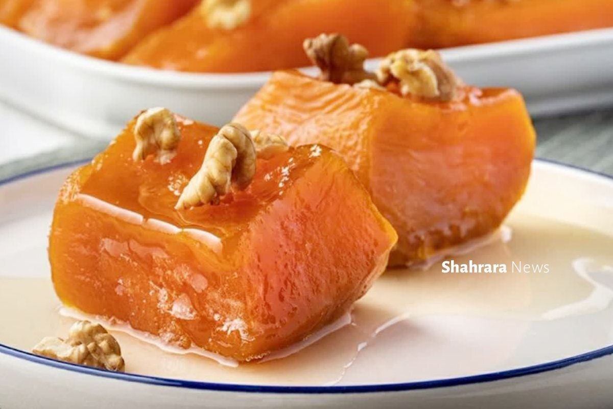 آیدا که از مدرسه آمد مادرش در حال آشپزی بود. مادر به آیدا گفت که دارد برایش یک دسر خوش‌مزه پاییزی درست می‌کند.