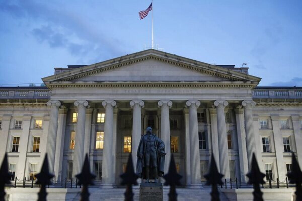 وزارت خزانه‌ داری آمریکا از اعمال تحریم هایی علیه ۵ فرد و ۷ نهاد به بهانه فعالیت‌های مرتبط با روسیه خبر داد.