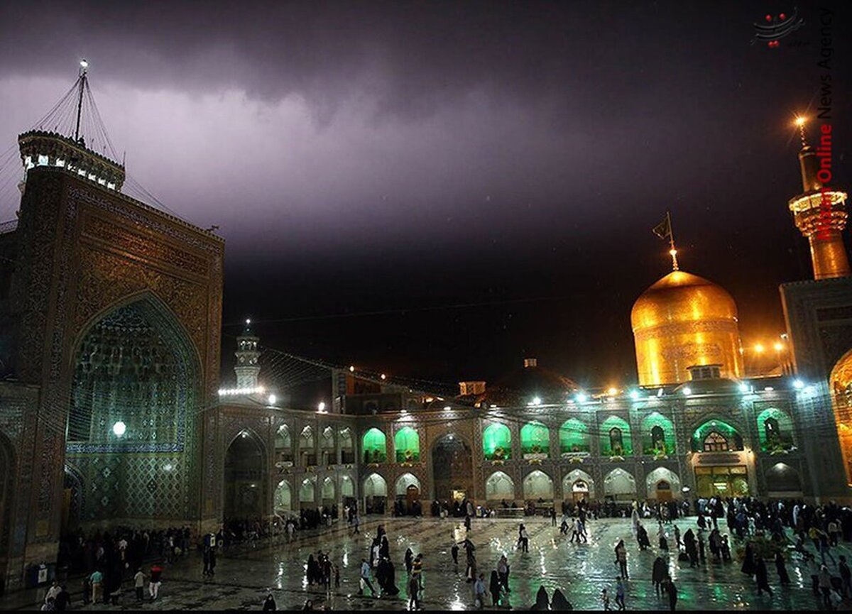 ویدئویی زیبا از مناجات امام رضا(ع) با خداوند و طلب باران در سکانس فیلم ولایت عشق را مشاهده می‌کنید.