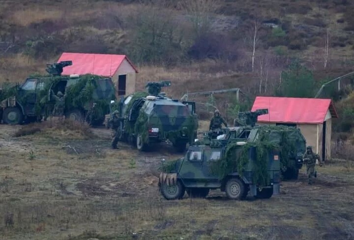 کمیسیون اروپا امروز (چهارشنبه) از طرحی اضطراری رونمایی کرد که هدف آن تسهیل عبور نیرو‌ها و تجهیزات نظامی از مرز‌های اتحادیه اروپا در زمان بحران است.