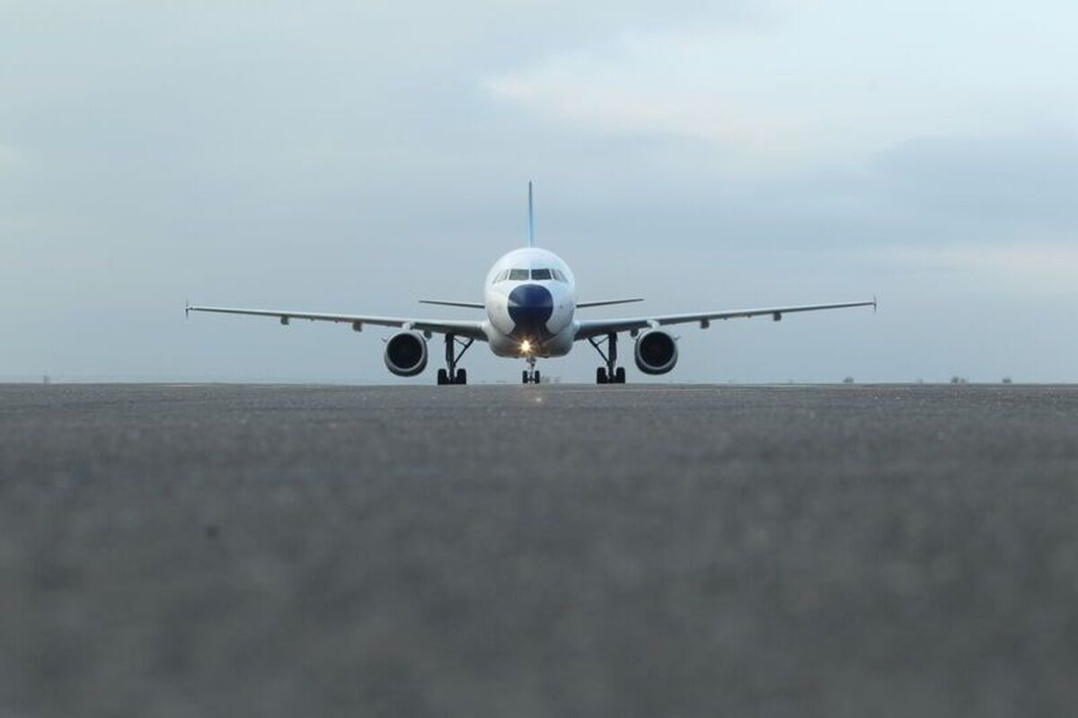 مدیرکل فرودگاه‌های هرمزگان گفت: در پی بسته شدن فرودگاه بین‌المللی دبی به علت کاهش دید شدید، تاکنون هفت پرواز خارجی از مبدا روسیه و جمهوری چک که مقصد اصلی‌شان دبی بوده، در فرودگاه بین‌المللی بندرعباس به زمین نشسته‌اند و روند پذیرش پروازهای دایورت‌شده همچنان ادامه دارد.