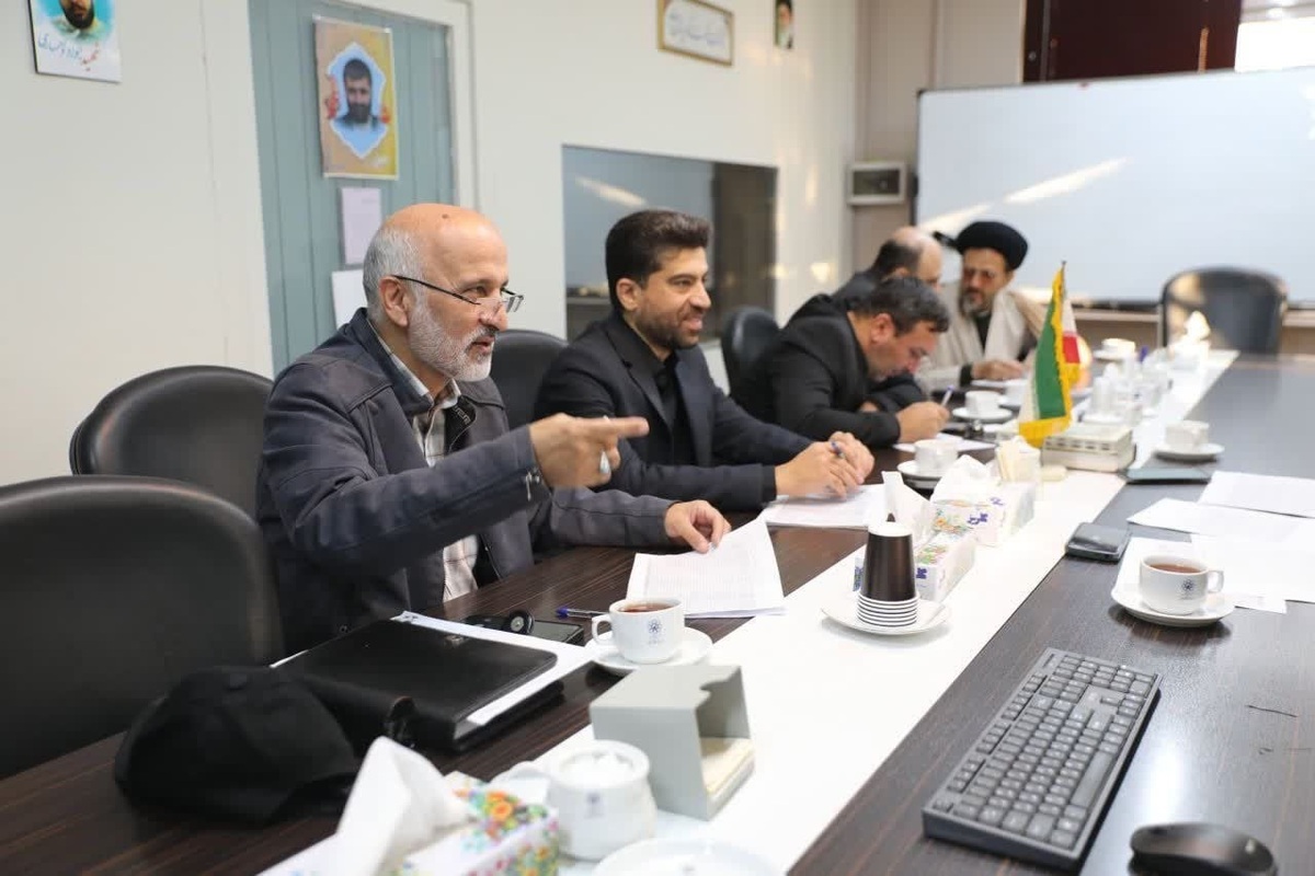 معاون زیارت و گردشگری سازمان فرهنگی و اجتماعی شهرداری مشهد گفت: نشان مشهدالرضا (ع) با هدف معرفی الگو‌های پیشرفت و ارتقای مشارکت شهروندان در خدمت‌رسانی به زائران طراحی شده است.