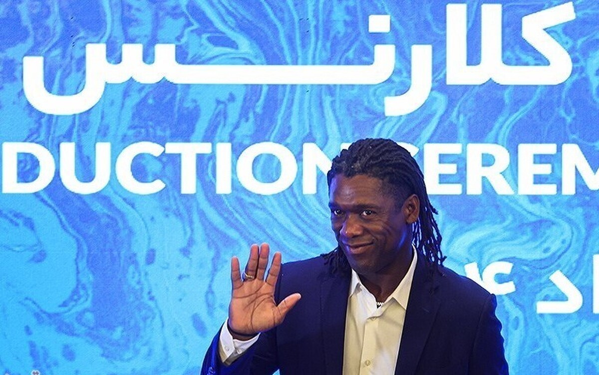 کلارنس سیدورف هر چند ماه یک بار به تهران سفر می‌کند و در تمرین استقلال حاضر می‌شود وباشگاه استقلال هیچ توضیحی درباره ثمرات حضور این چهره هلندی نمی‌دهد.