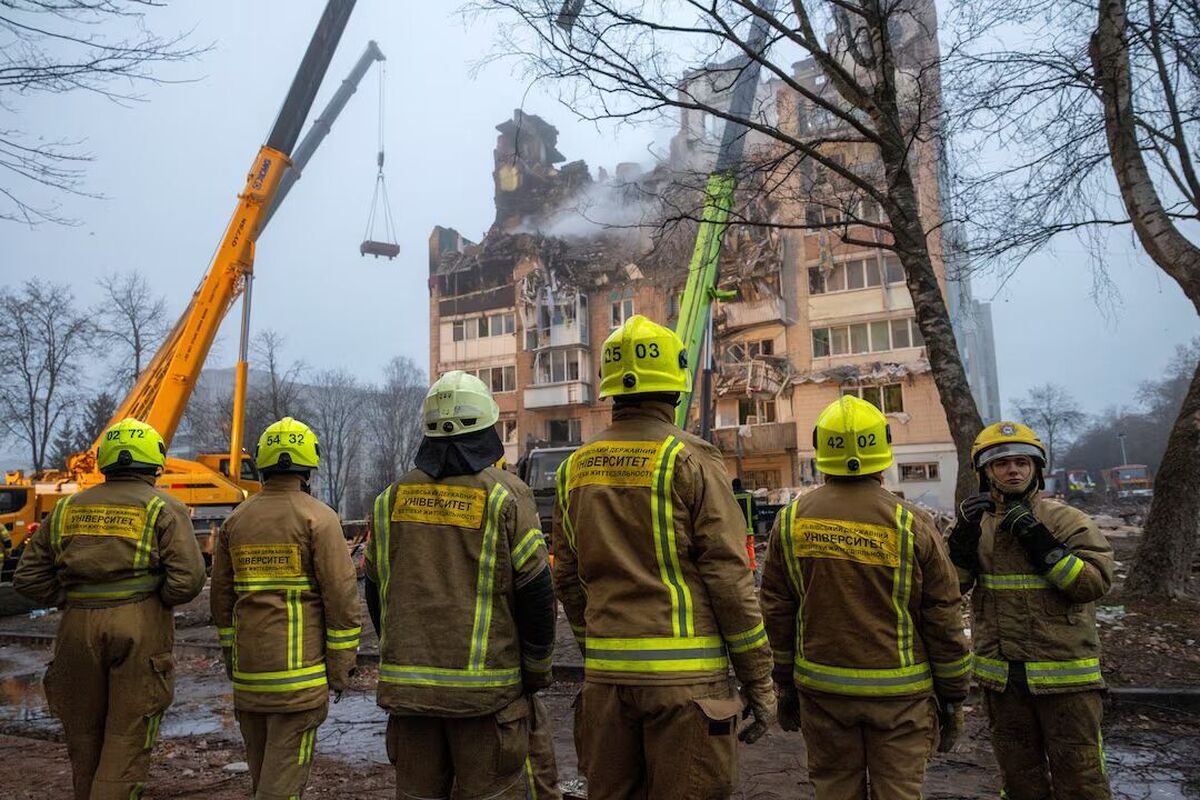 رئیس‌جمهوری اوکراین، روز پنجشنبه اعلام کرد که در حمله روز گذشته روسیه به شهر ترنوپیل در غرب این کشور، تاکنون ۲۶ نفر کشته و ۲۲ نفر مفقود شده‌اند.