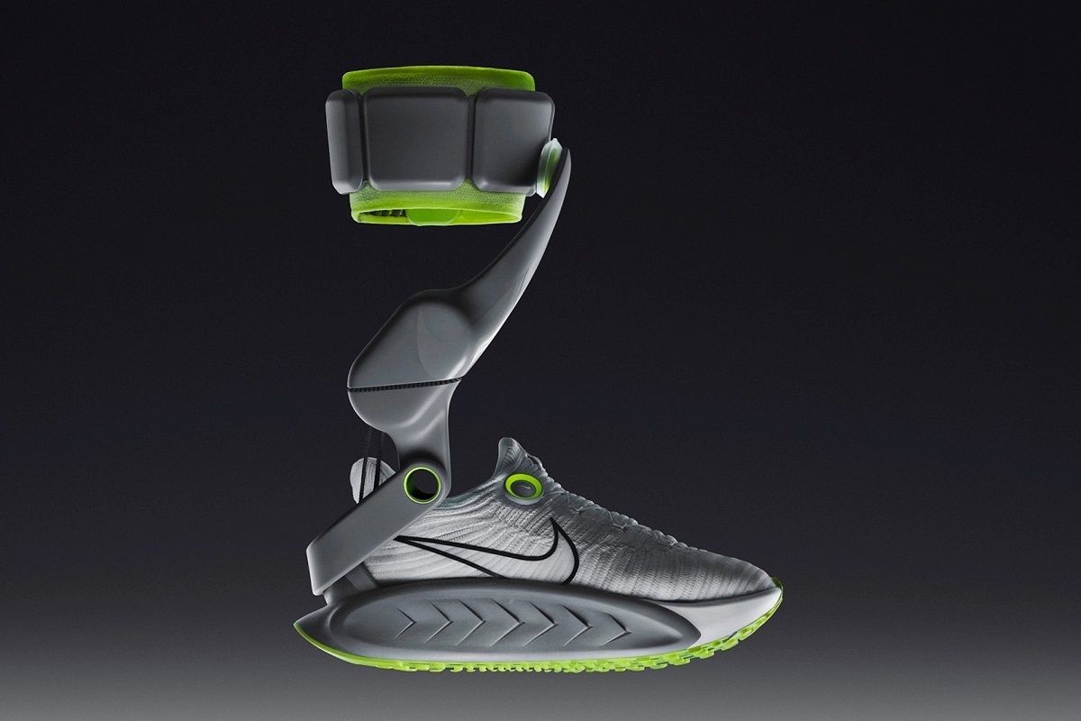 نایکی (NIKE)، پروژه Project Amplify، نخستین سیستم کفش برقی جهان، را معرفی کرد؛ این کفش برای دویدن و پیاده‌روی و به طور ویژه برای استفاده روزانه ورزشکاران طراحی شده است.