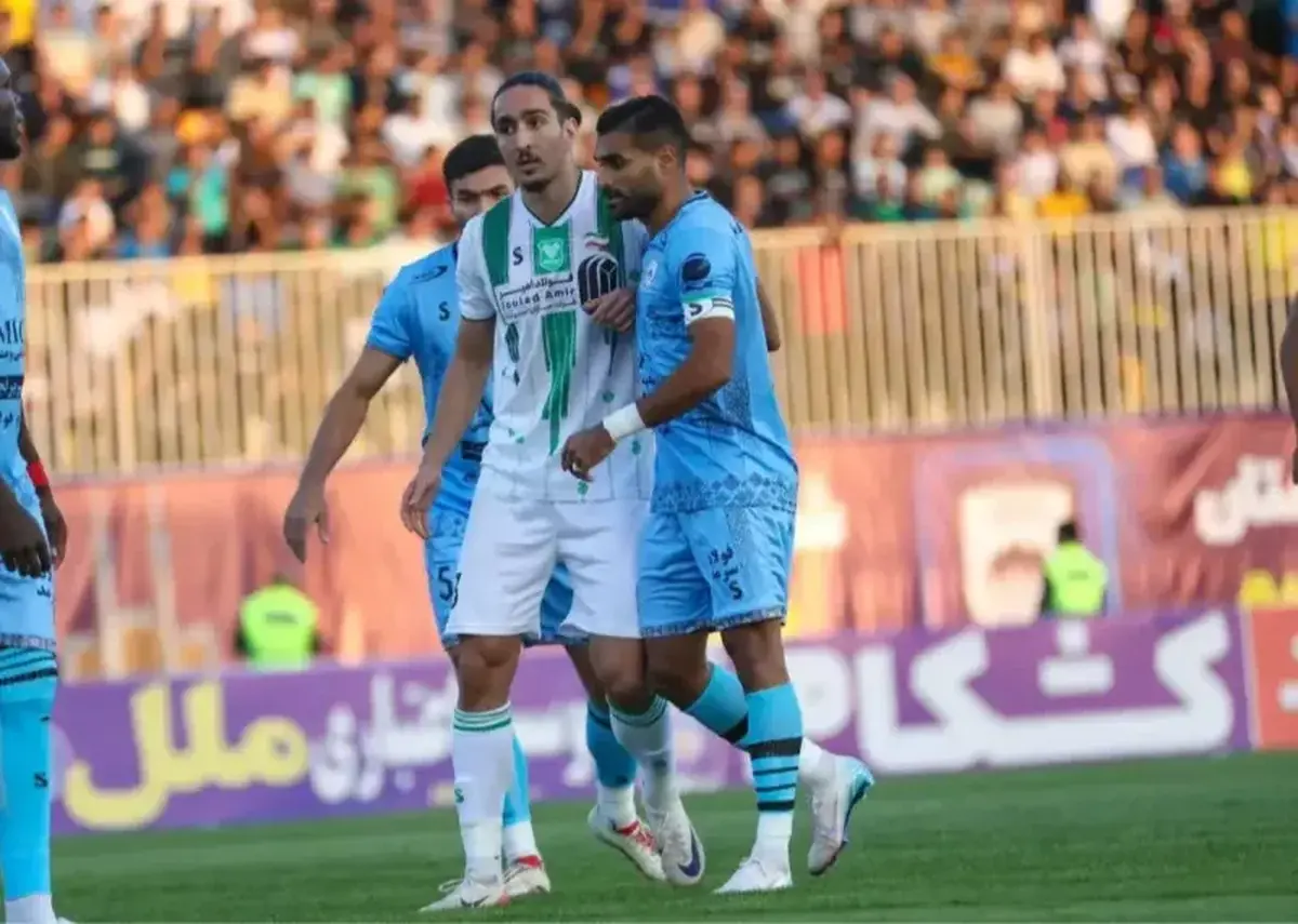 بازی چادرملو و خیبر عجایب کم نداشت، اما عجیب‌ترین اتفاق، تأخیر ۱۱ دقیقه‌ای با یک دلیل متفاوت بود.