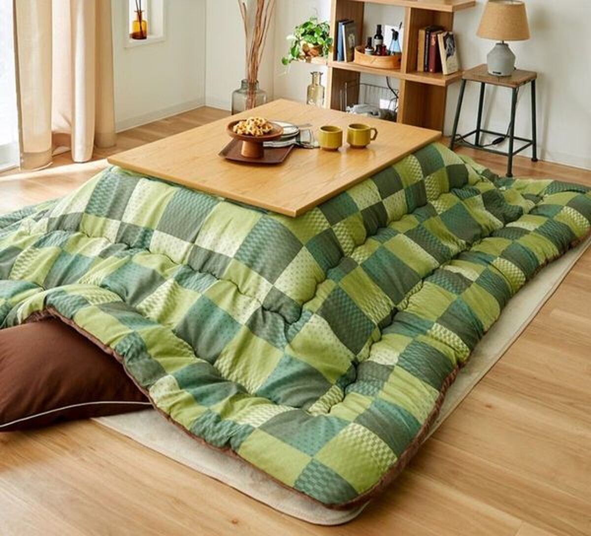 کرسی فقط وسیله‌ای برای گرم شدن نیست، یادآور گرمای بودن کنار هم و صلهٔ ارحام است.