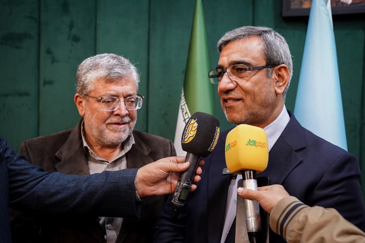 استاندار خراسان رضوی گفت: این یک حقیقت انکارناپذیر است که هرچه در این استان روی می‌دهد، به برکت تلاش‌ها و زحمات شبانه‌روزی فرماندهان، افسران و کارکنان نیروی انتظامی و دستگاه‌های امنیتی استان است، اما متأسفانه عمدتا زحمات این عزیزان کمتر به چشم می‌آید و باید بیشتر از این عزیزان تجلیل شود.