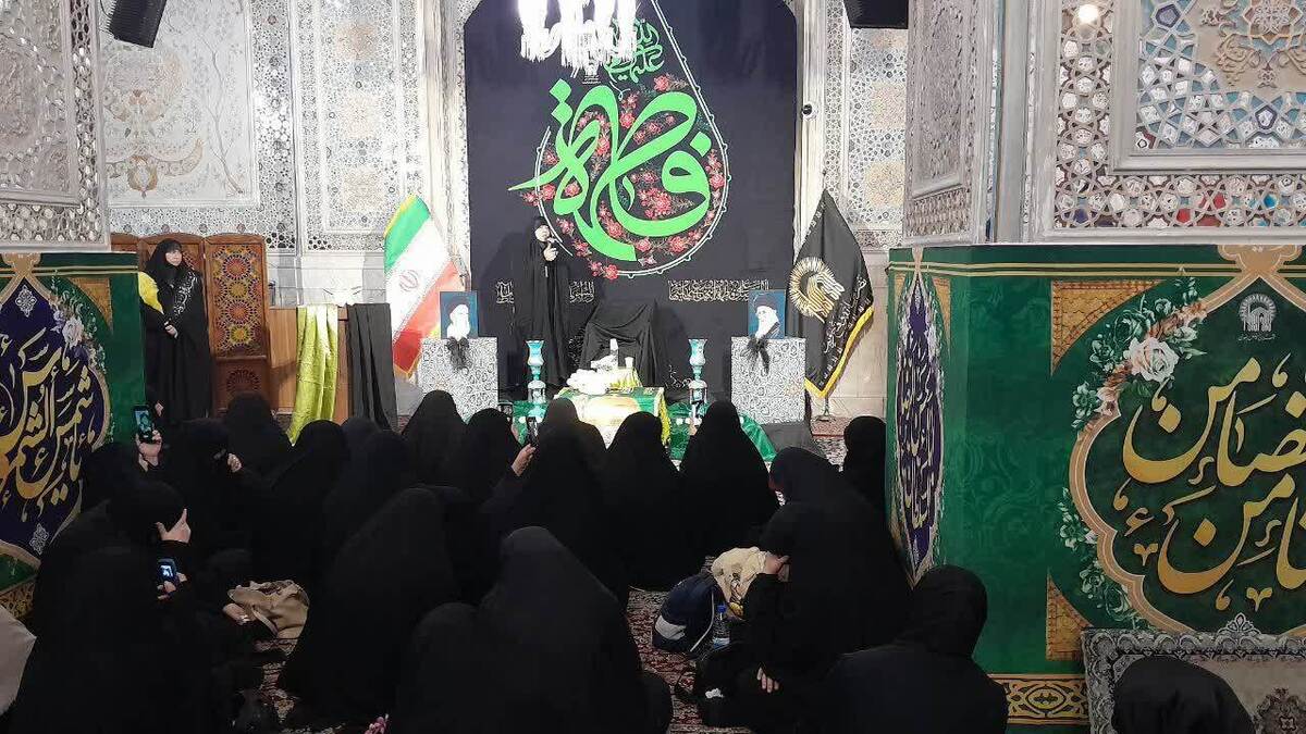 در آستانه شهادت حضرت فاطمه‌زهرا(س) مراسم باشکوهی به میزبانی حرم مطهر رضوی برای استقبال از بانوان خادم عتبه کاظمیه برگزار شد.