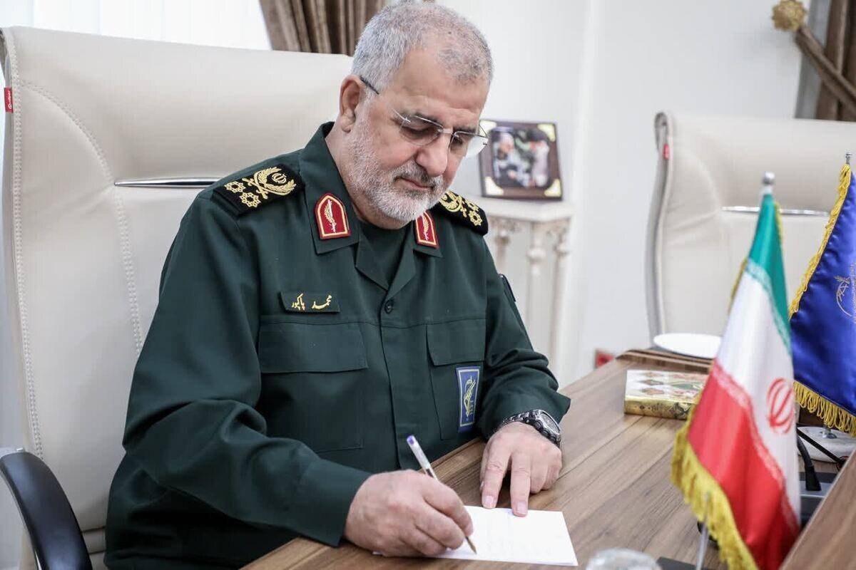 فرمانده کل سپاه با صدور پیامی به مناسبت هفته بسیج تأکید کرد: بسیج تغییر دهنده دستگاه محاسباتی دشمن و الگوی غلبه بر دشمن است، جوهر و هویت گفتمان بسیج؛ ایمان، تعهد، اخلاص، اعتماد بنفس، خودباوری و مجاهدت است.