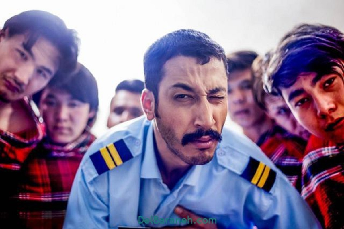 سریال «شرایط خاص» با نقش‌آفرینی کامبیز دیرباز و بهرام افشاری از شبکه آی فیلم بازپخش می‌َشود.