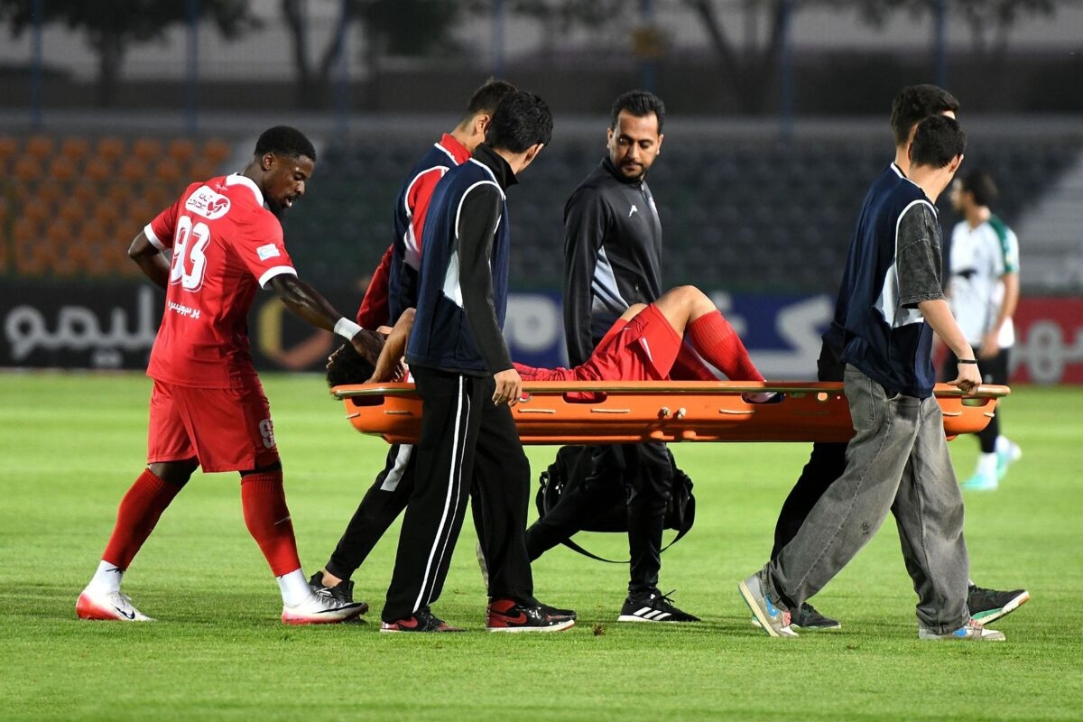 کاپیتان تیم پرسپولیس که دچار کشیدگی خفیف از ناحیه همسترینگ شده، به مدت ۱۰ روز از تمرینات پرسپولیس دور خواهد بود.