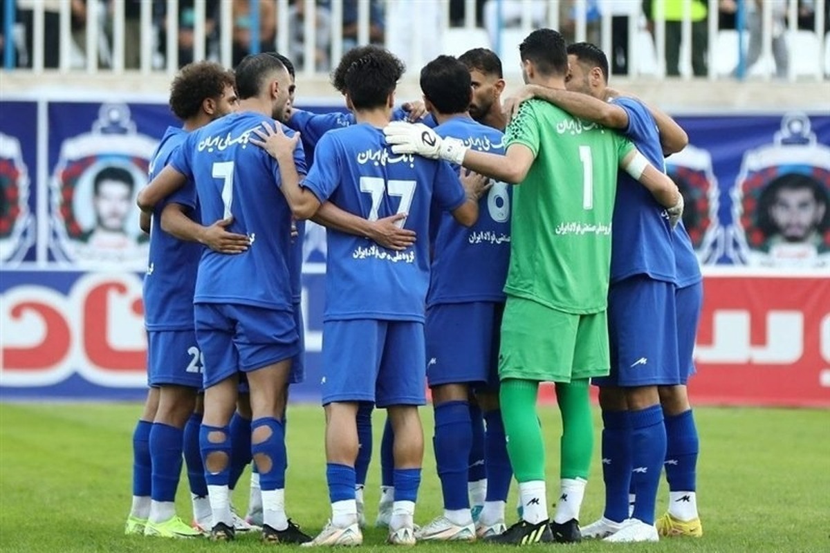بازیکنان تیم فوتبال استقلال خوزستان به‌خاطر مشکلات مالی اعتصاب کردند.