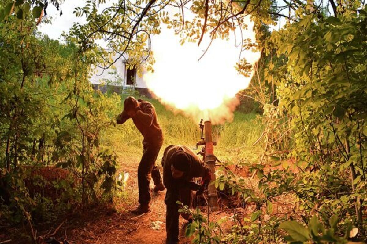 وزارت دفاع روسیه در بیانیه ای اعلام کرد: ۲۶ پهپاد اوکراینی بین ساعت ۱۱:۰۰ تا ۱۶:۰۰ به وقت مسکو در حریم هوایی مناطق بلگورود، بریانسک و کورسک منهدم شده‌اند.