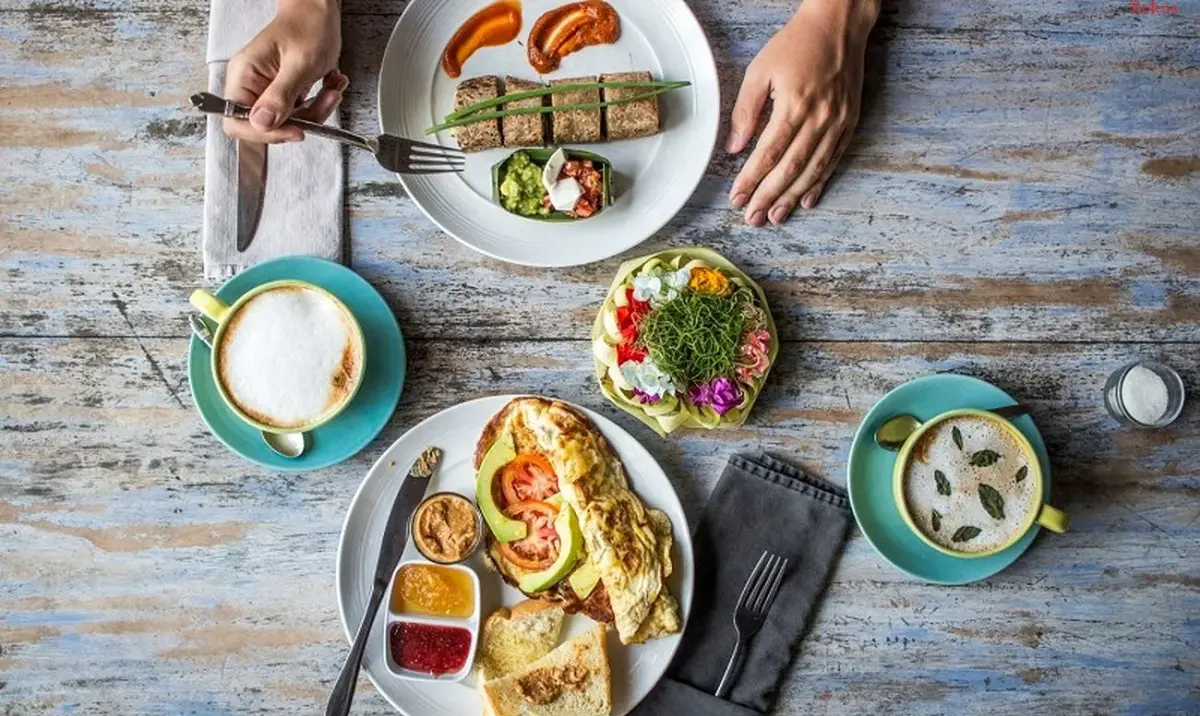 پزشک متخصص طب سنتی و عضو هیئت‌علمی دانشگاه علوم پزشکی شهید بهشتی گفت: افرادی که دچار رفلاکس هستند، بهتر است از مرباهای مقوی معده مثل مربای سیب، به، بالنگ و پوست پسته بیشتر استفاده کنند.