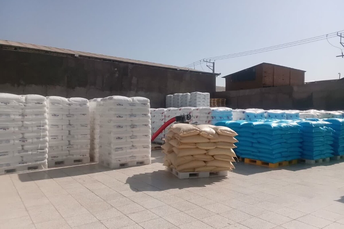 مدیرکل تعزیرات حکومتی استان خراسان رضوی، از پلمب یک انبار غیرمجاز پلی‌اتیلن به ظن قاچاق خبر داد.