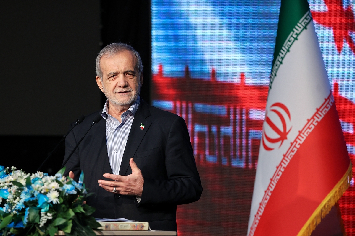 پزشکیان: به‌کارگیری فیبر نوری به‌جای کابل‌های مسی در تمام کشور انجام شود