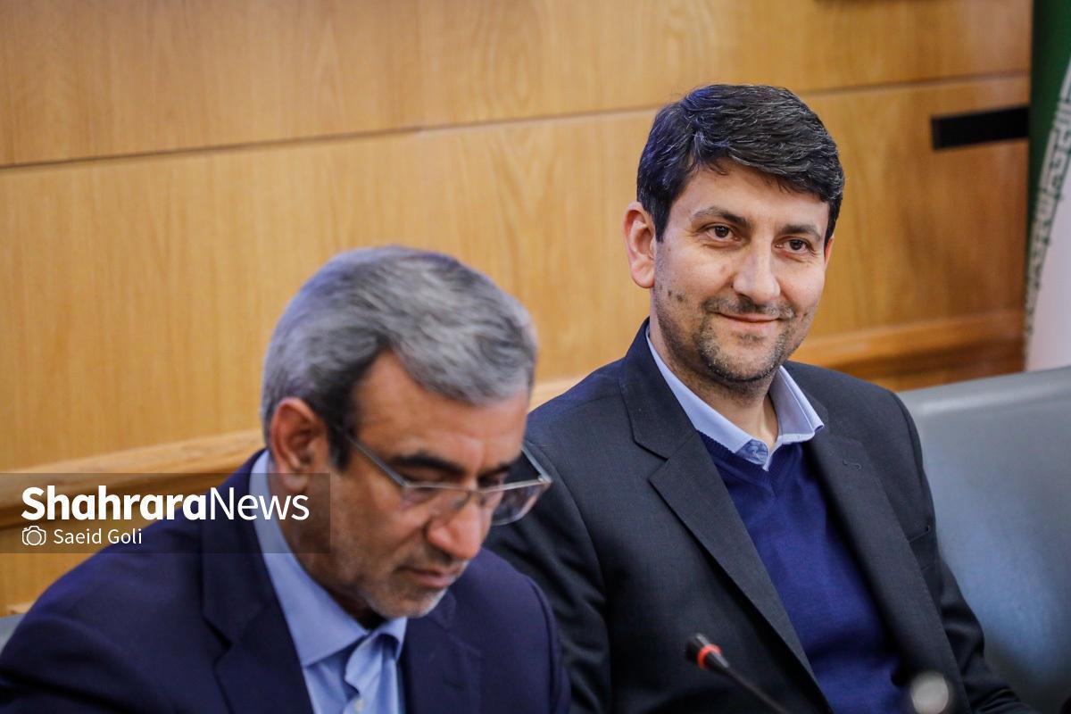 وزیر ارتباطات و فناوری اطلاعات، با تأکید بر نقش زیرساخت‌های ارتباطی در تحول نظام آموزشی کشور، گفت: در گام نخست این پروژه ملی، اتصال مدارس به شبکه فیبر نوری دستور کار قرار دارد. اتصال مدارس به شبکه فیبر نوری صرفاً یک اقدام فنی نیست؛ بلکه گامی اساسی برای تحقق «عدالت آموزشی» و هوشمندسازی مدارس است.