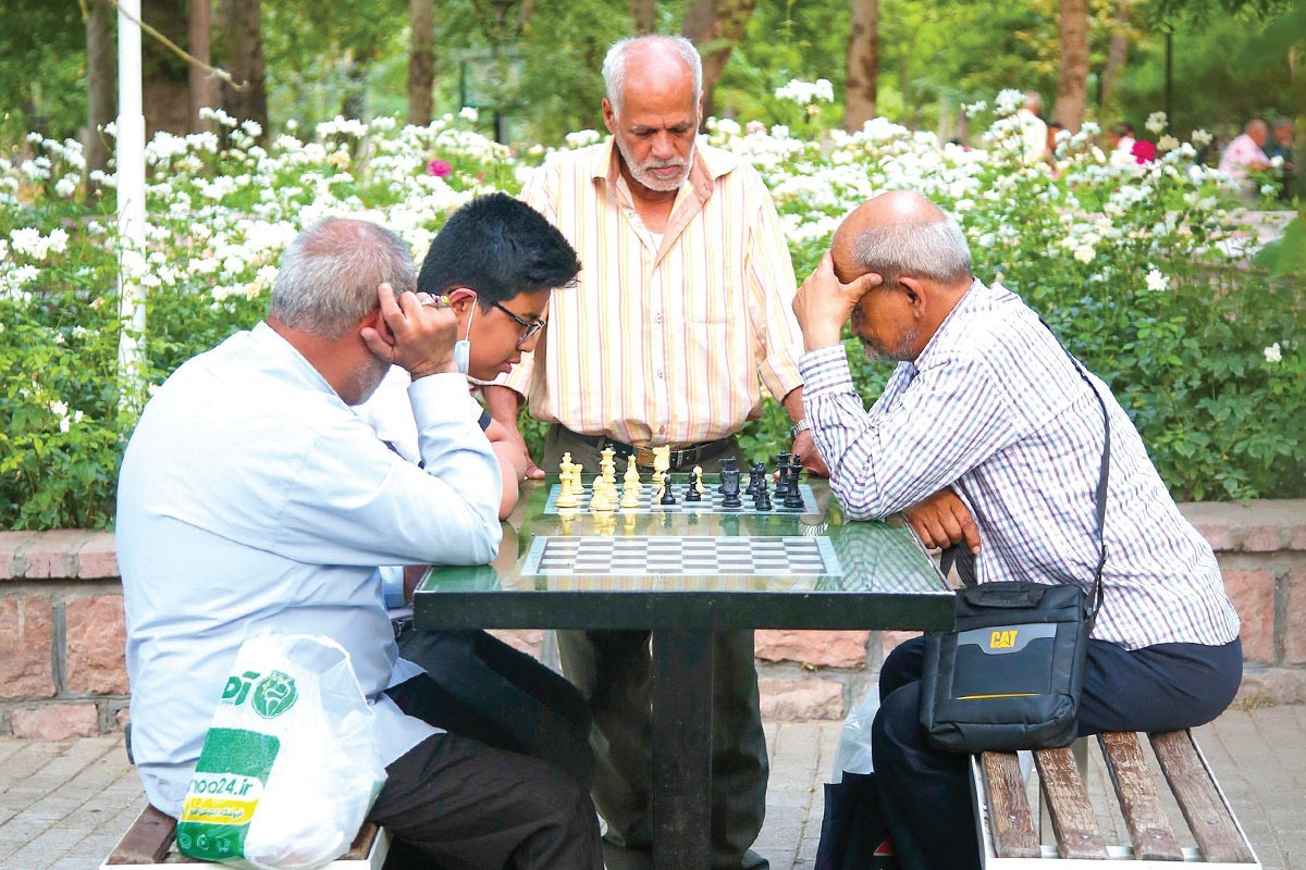درباره راهکارهایی که کارشناسان برای گذار بهتر از سالمندی پیشنهاد می دهند و  اقداماتی که مسئولان در دستور کار دارند.