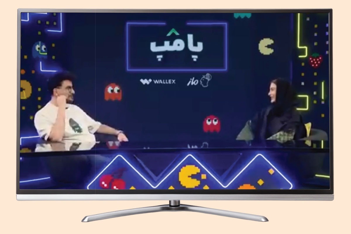 برنامه «پامپ» تلاشی است برای بازتعریف گفت‌و‌گو‌های تصویری یا همان تاک‌شو‌های تلویزیونی که هرچند با نیت متفاوت بودن (بخوانید تبدیل شدن به نوعی پارودی) کار خود را آغاز کرد، اما خیلی زود به ضد خودش تبدیل شد.