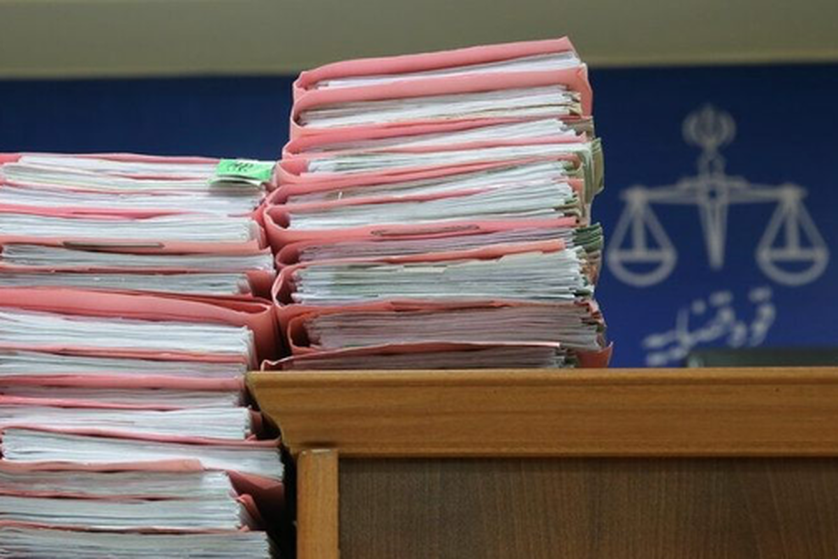 شاکی پرونده بازیگر سینما ادعا کرده است که متهم برای منصرف کردن او از شکایت، پیشنهاد ۵۰ میلیارد تومان پول داده است.