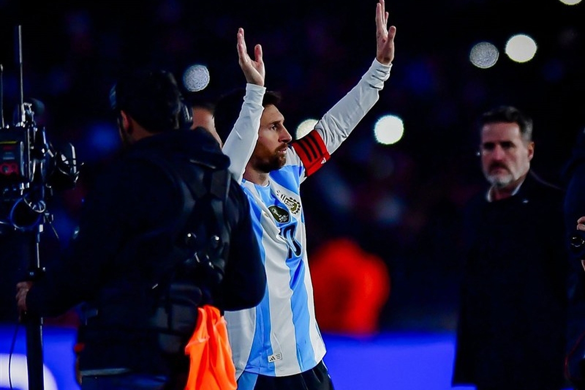 برنده هشت توپ طلا یک بار دیگر از علاقه‌اش برای همراهی تیم ملی فوتبال آرژانتین در جام جهانی ۲۰۲۶ سخن گفت.