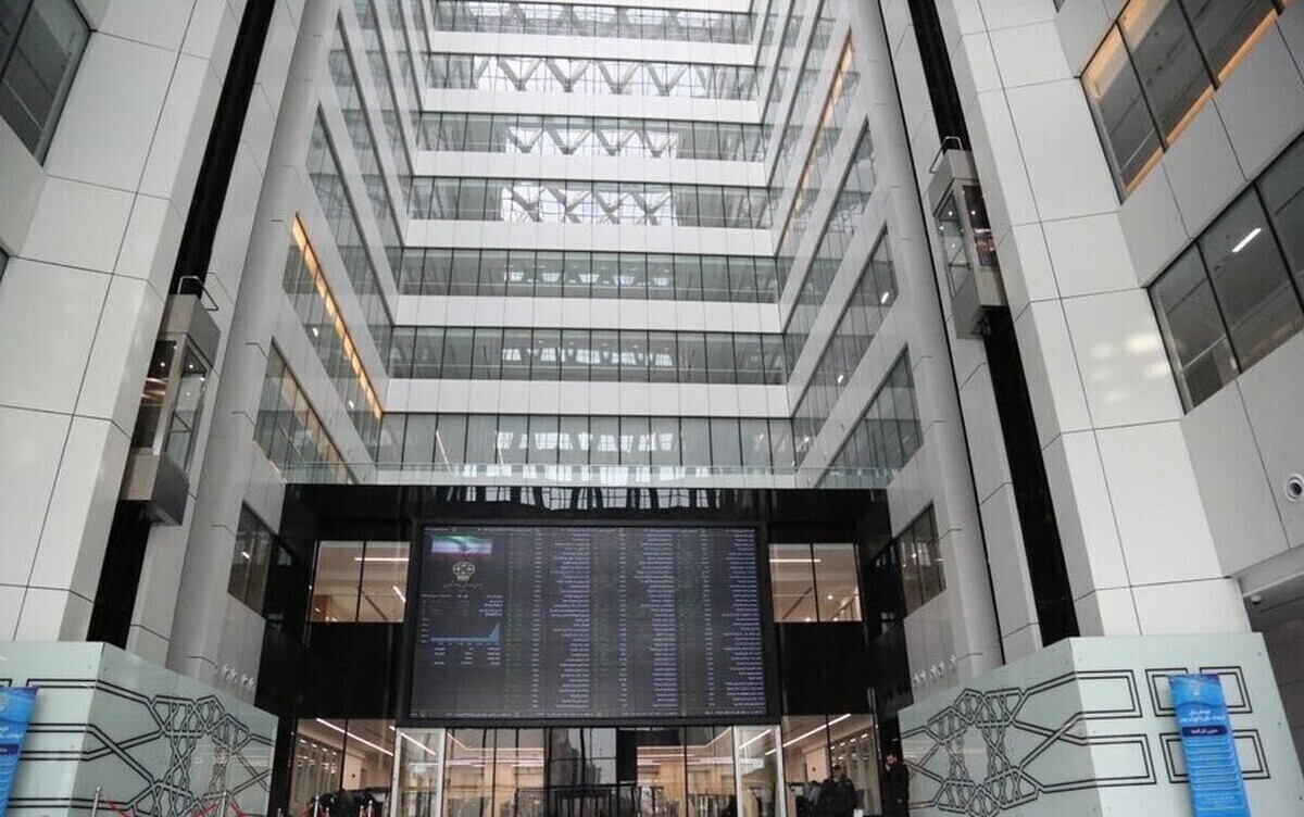 بازار سهام برای سومین روز متوالی با کمک خبر اصلاح فرمول نرخ خوراک پتروشیمی‌ها، روند صعودی پرشتاب خود را ادامه داد.