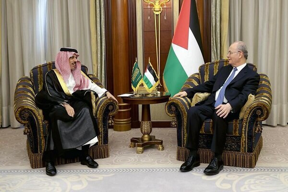 وزیر خارجه عربستان بر موضع ثابت ریاض در حمایت از حقوق ملت فلسطین در آزادی و پایان اشغالگری و تشکیل کشور مستقل تاکید کرد.