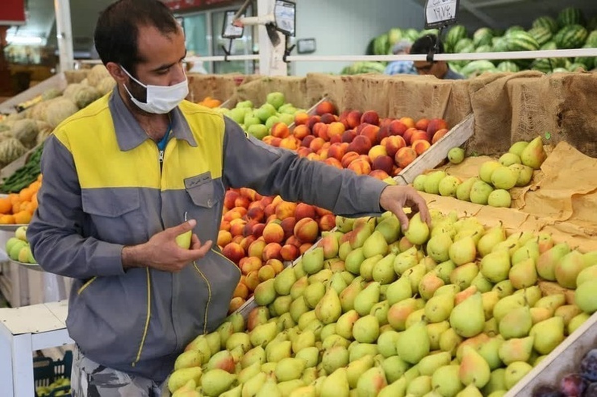 اتحادیه بارفروشان مشهد قیمت امروز میوه و صیفی‌جات در میادین تره‌بار مشهد را اعلام کرد.