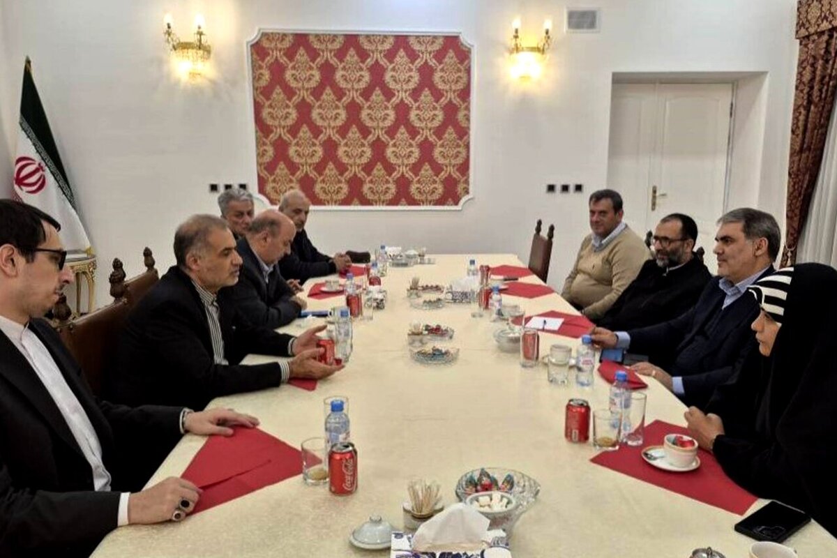 اعضای هیأت پارلمانی کشورمان در دیدار با کاظم جلالی در مسکو راهکارهای گسترش همکاری‌های اقتصادی، حمل‌ونقل و انرژی میان دو کشور را بررسی کردند.