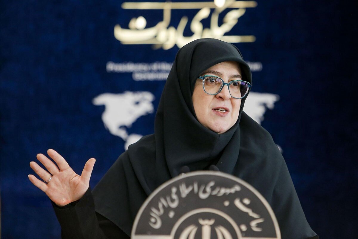 سخنگوی دولت درباره عدم خروج ایران از لیست سیاه FATF، گفت: هنگام تصویب خروج از CFT و پالرمو هم می‌دانستیم که روند خروج از لیست سیاه زمان‌بر است و به سرعت اتفاق نمی‌افتد.