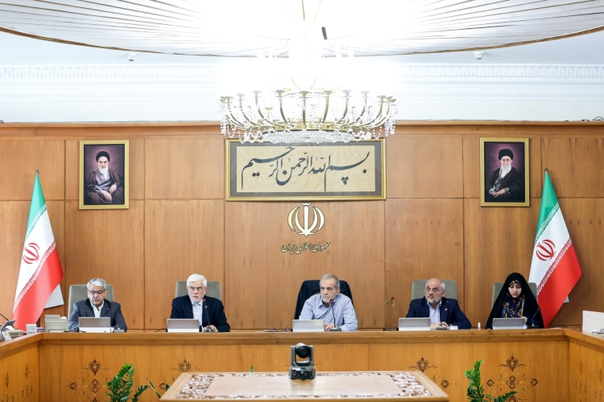 پزشکیان: دستگاه‌های دولتی بر اساس عملکرد حقوق و پاداش پرداخت کنند