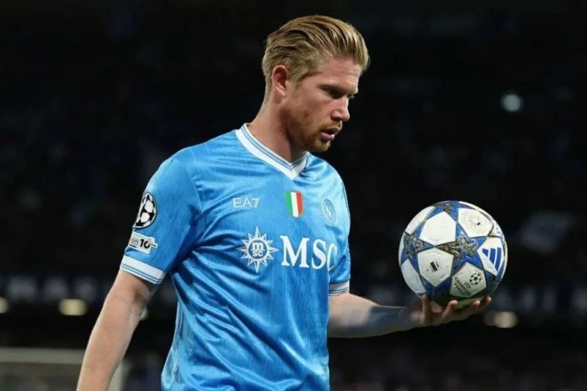 کوین دی بروینه، ستاره بلژیکی ناپولی، پس از مصدومیت شدید در عضله ران پای راست، تحت عمل جراحی موفقیت‌آمیزی در کشور بلژیک قرار گرفت.