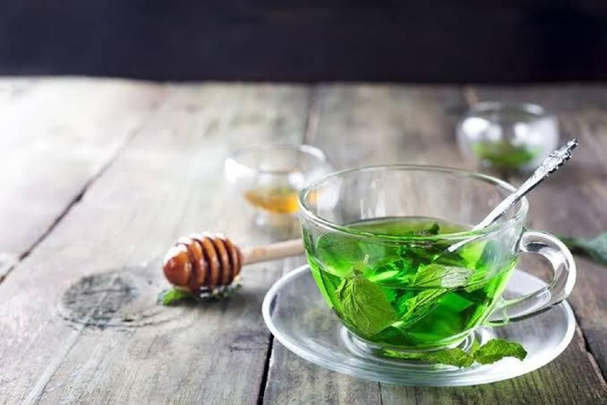 برخی از دمنوش‌های گیاهی می‌توانید انرژی‌تان را بهبود بخشیده و خستگی‌تان را برطرف کنید.