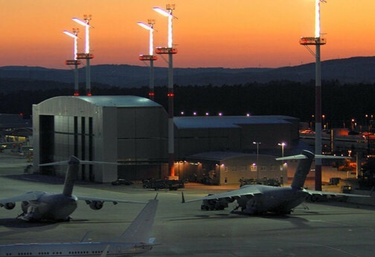 ارتش آمریکا اعلام کرد کاهش حضور نیرو‌های این کشور در جناح شرقی ناتو به معنای خروج از اروپا یا کاستن از تعهد واشنگتن به ناتو و اصل دفاع جمعی نیست، بلکه نشانه افزایش توان و مسئولیت‌پذیری اروپا است.