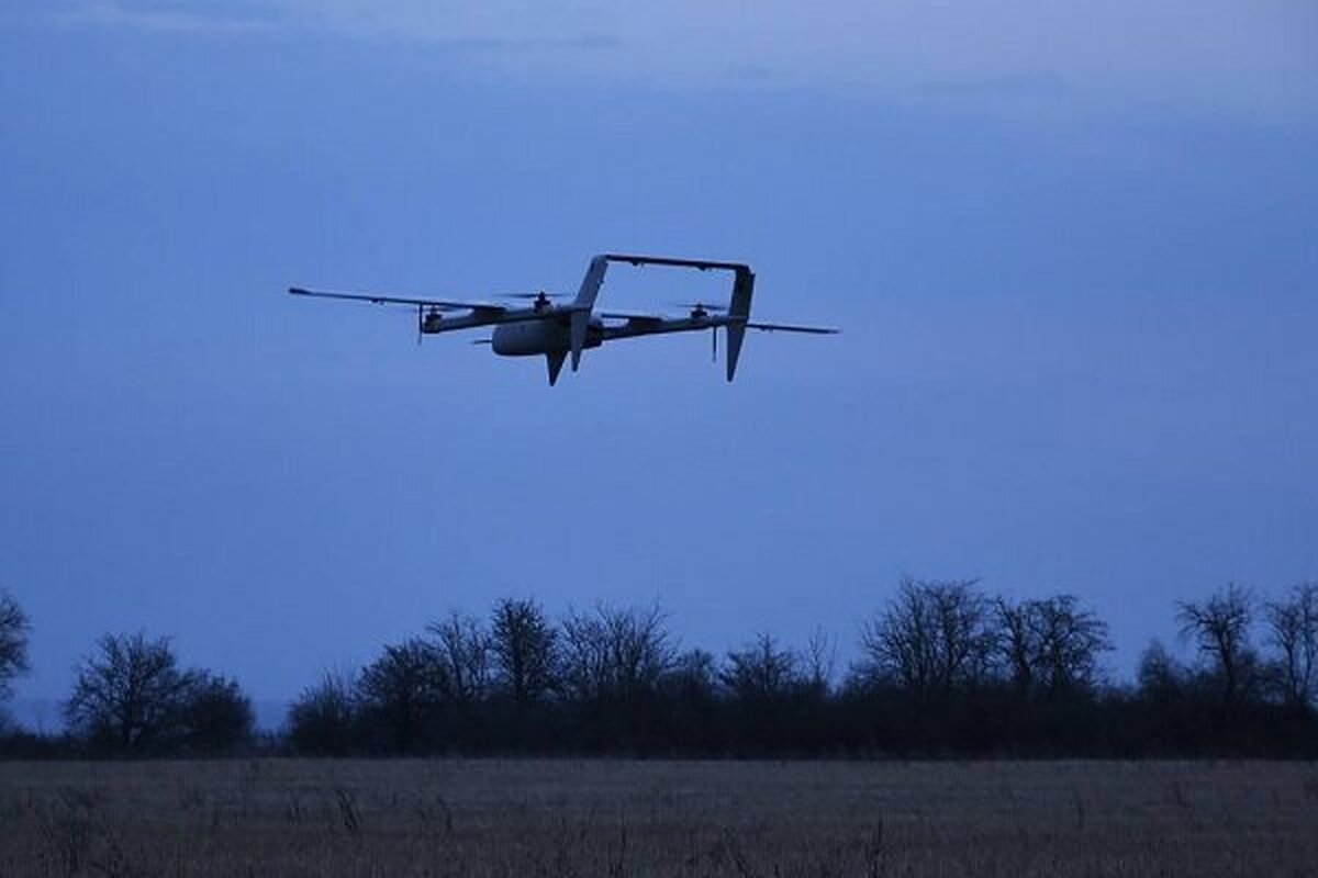 مسکو تایمز ادعا کرد که در حملات شبانه پهپادهای اوکراین، ۲ پالایشگاه نفت روسیه هدف قرار گرفته و ۱۳ فرودگاه نیز مجبور به توقف فعالیت های خود شدند.