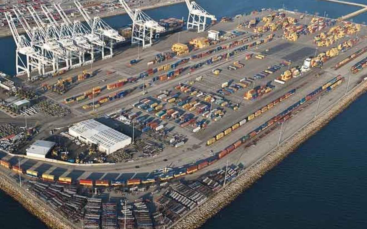 روزنامه انگلیسی زبان اکونومیک تایمز گزارش داد که دولت هند موفق شده است تا معافیت تحریمی آمریکا برای فعالیت در بندر چابهار ایران را تا اوایل سال آینده میلادی (۲۰۲۶) تمدید کند.